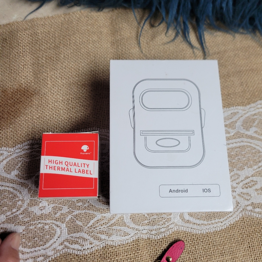 Android thermal printer Brand new in the box and 2 rolls of labels